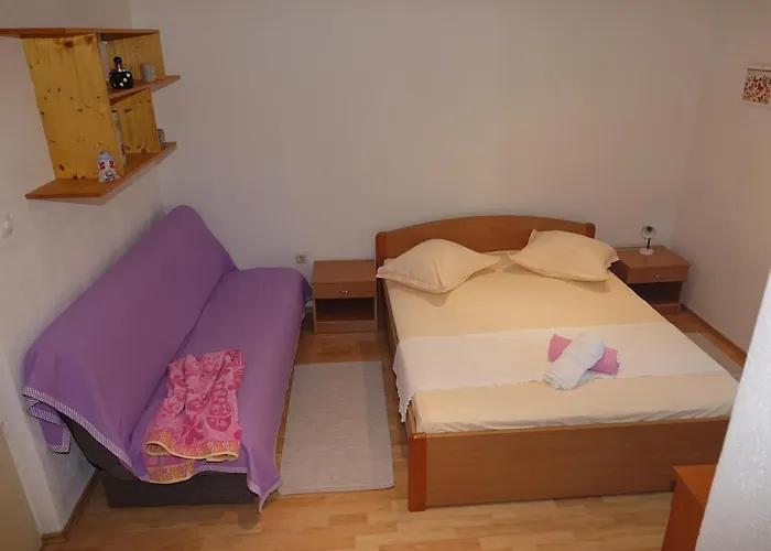 Roza Baška Voda
