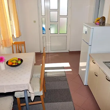 Roza * Baška Voda