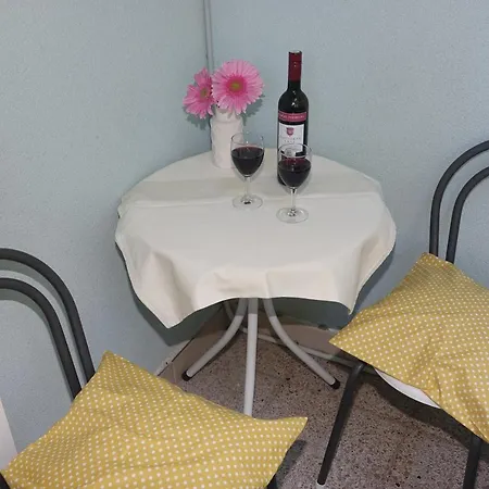 Apartamento Roza Baška Voda