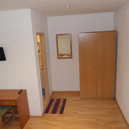 Roza * Baška Voda